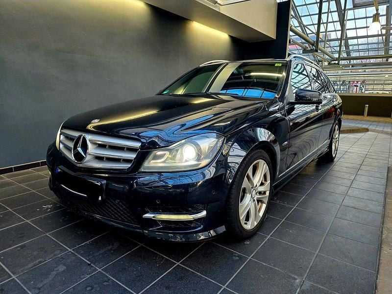 Schwarz Gebraucht 2011 Mercedes C300 AMG Kombi | 7.900 € (Guter Preis) - Bild 1/4