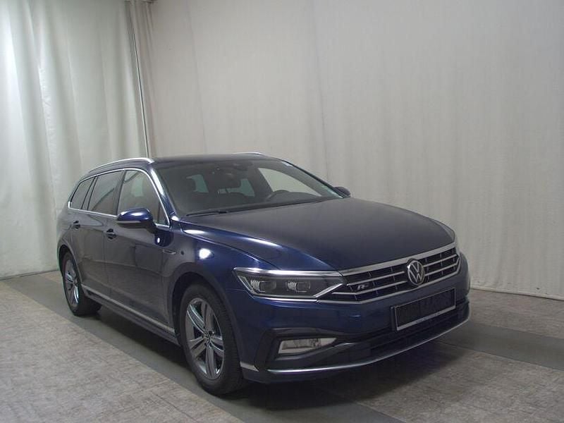 Gebraucht VW Passat R-line 200 PS (147 kW) 2022 Blau Kombi