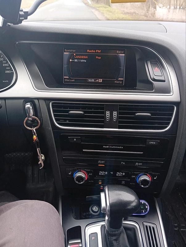 Gebraucht Audi A4 177 PS (130 kW) 2015 Blau Limousine