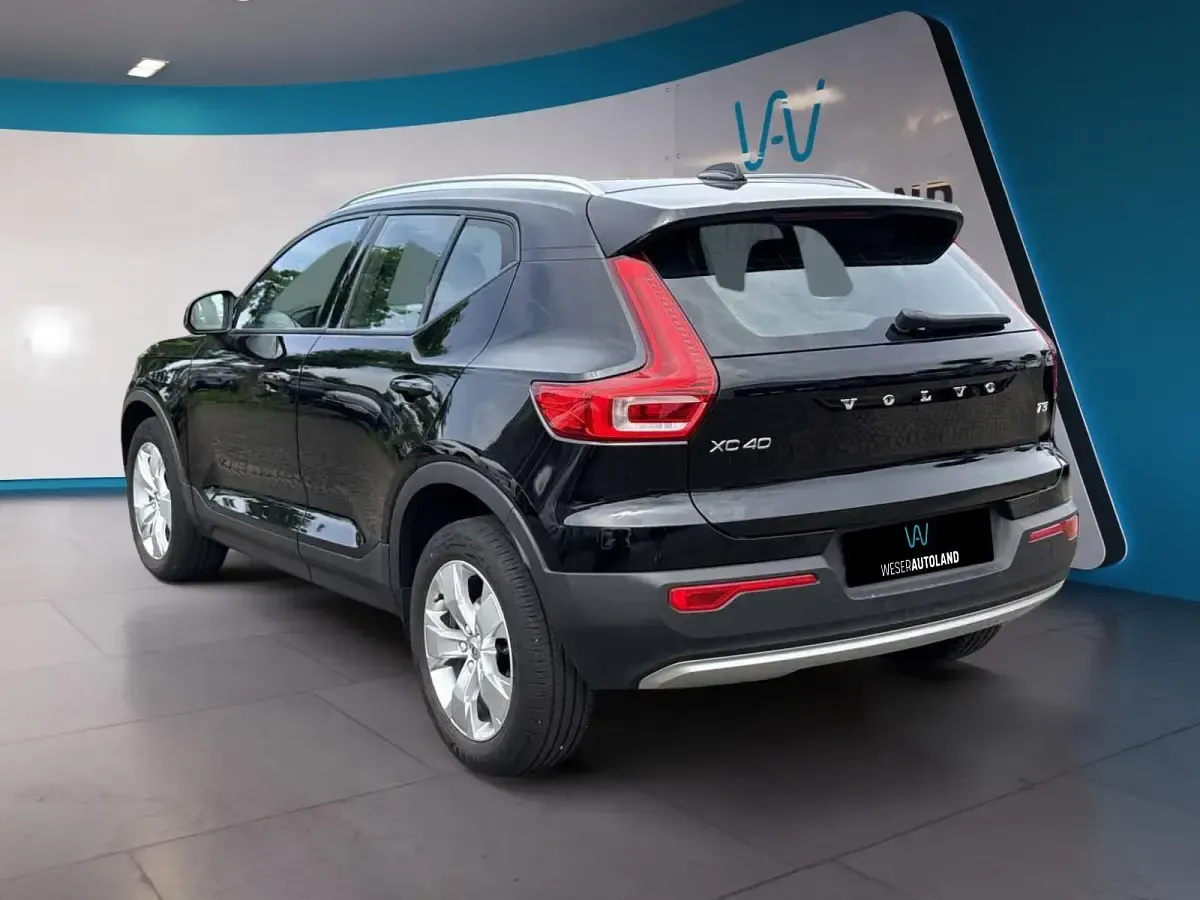 Gebraucht Volvo XC40 163 PS (119 kW) 2021 Black solid "stone" / solid SUV