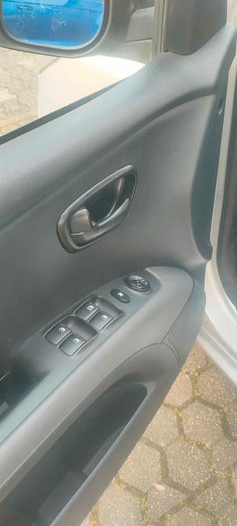 Silber Gebraucht 2012 Hyundai i10 Edition Kleinwagen | 3.500 € (Etwas zu teuer) - Bild 1/4