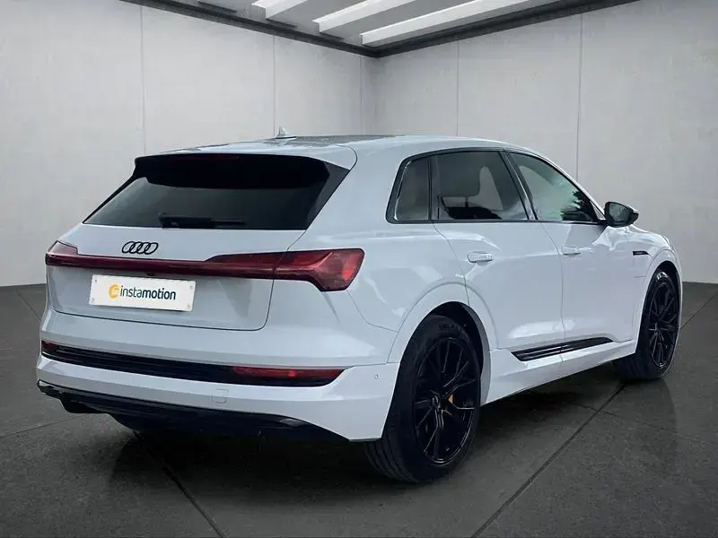 Gebraucht Audi e-tron 300 kW (408 PS) 2022 Weiß SUV
