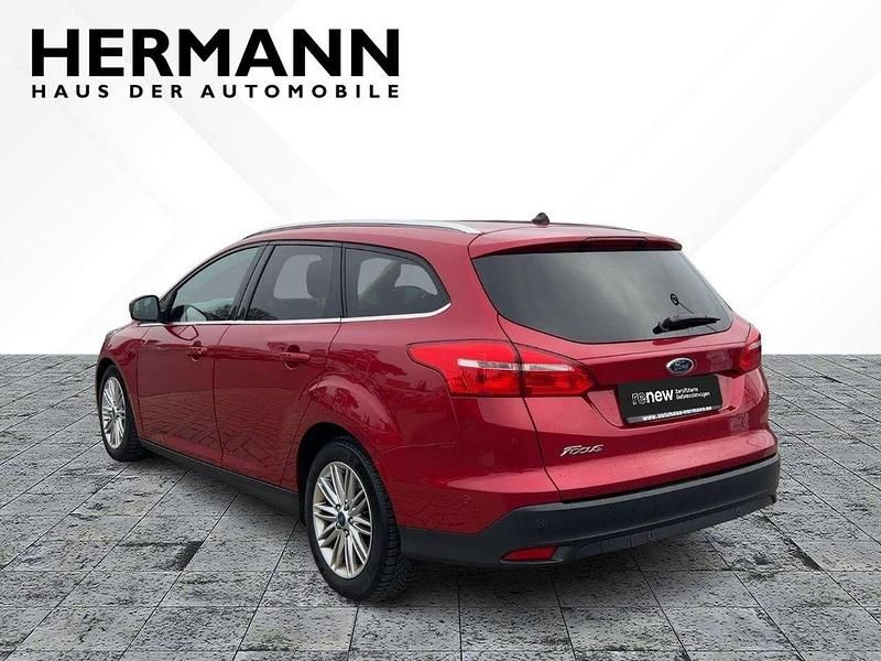 Gebraucht Ford Focus Titanium 120 PS (88 kW) 2017 Rot Kombi