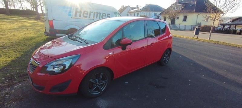 Second-hand Opel Meriva 2012 Roșu Monovolum