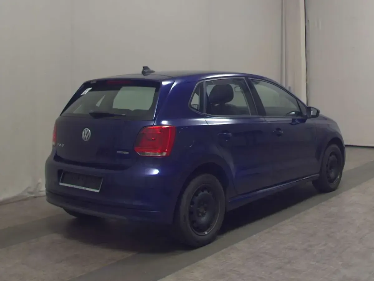 Gebraucht VW Polo 75 PS (55 kW) 2013 Shadow blue metallic Kleinwagen