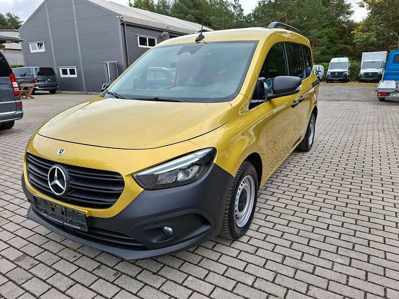Gebraucht Mercedes Citan 110 95 PS (69 kW) 2024 Gelb Kombi