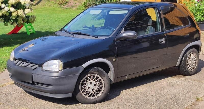 Schwarz Gebraucht 1997 Opel Corsa Sport Kleinwagen | 399 € (Guter Preis) - Bild 1/4