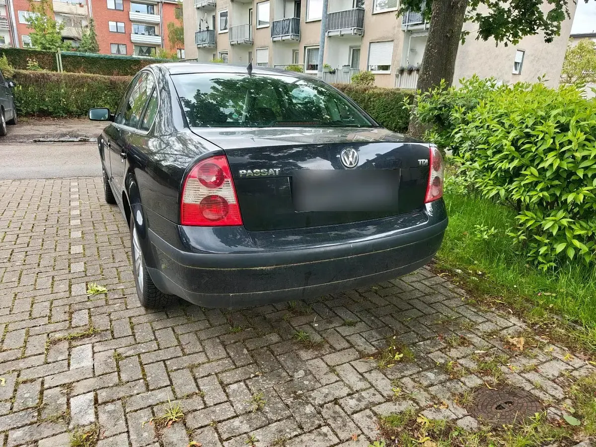 Usata VW Passat 101 CV (74 kW) 2002 Nero Berlina