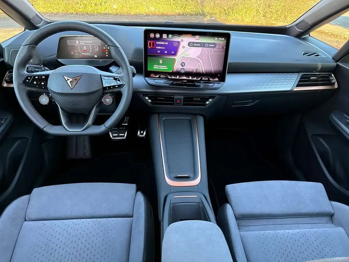 Gebraucht Cupra Born 169 kW (231 PS) 2025 Eisweiß Kleinwagen