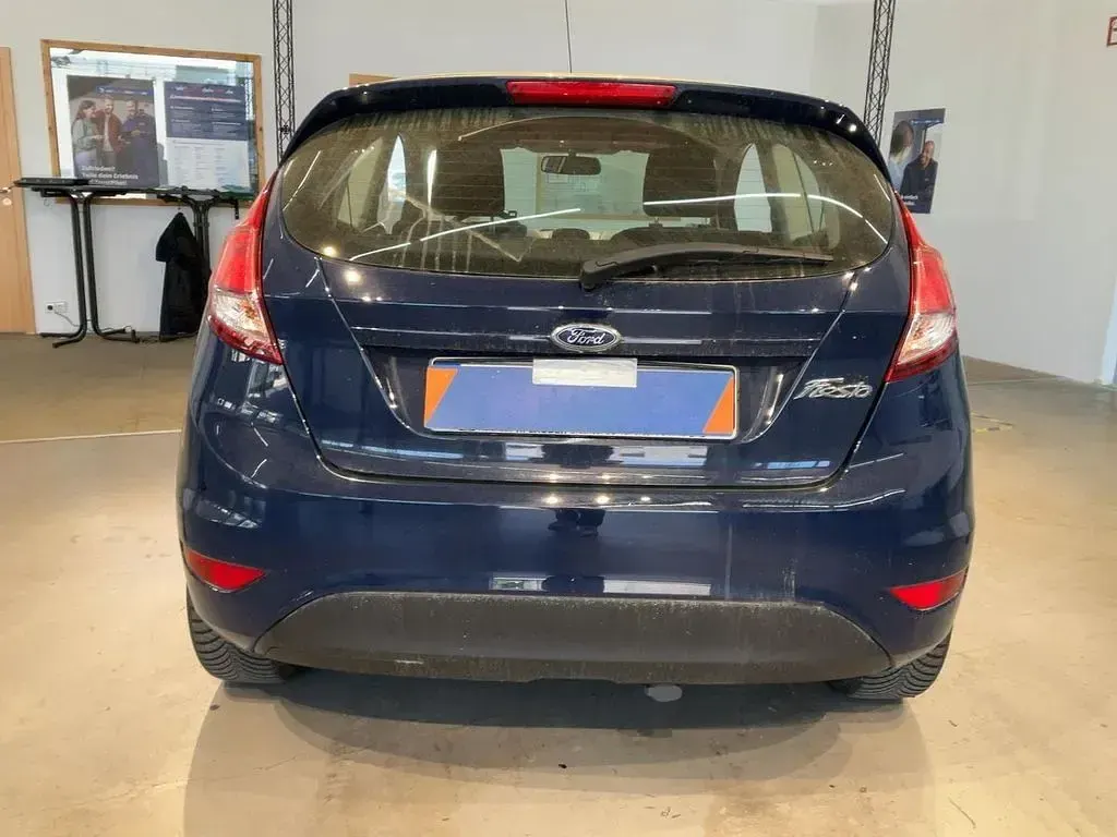 Gebraucht Ford Fiesta Trend 60 PS (44 kW) 2016 Blau Kleinwagen