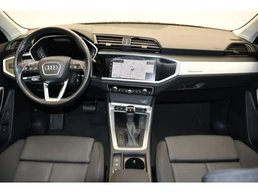 Gebraucht Audi Q3 Sportback Ambiente 245 PS (180 kW) 2022 Navarrablau metallic (metallic) SUV