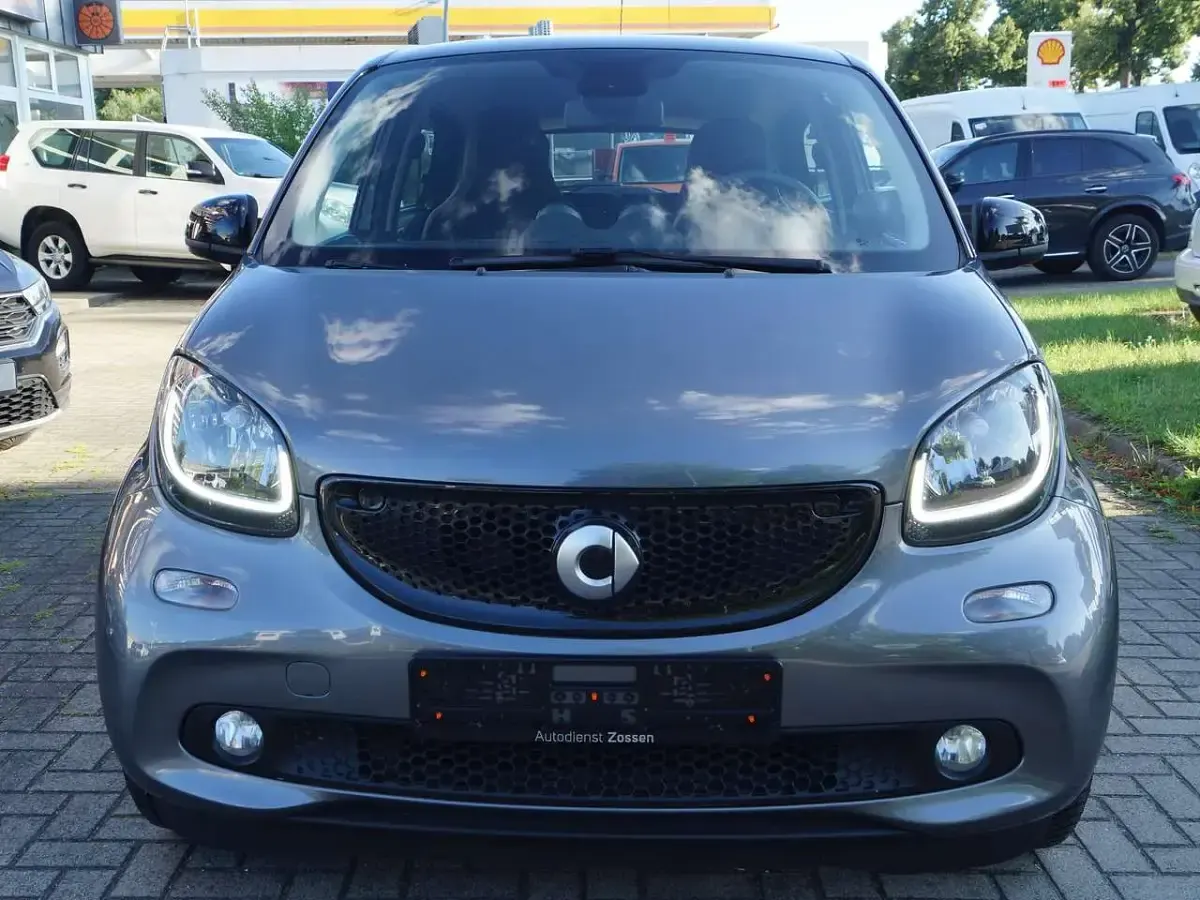 Gebraucht Smart ForFour Basis 71 PS (52 kW) 2016 Schwarz Kleinwagen