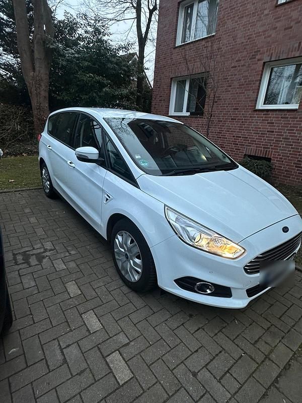 Weiß Gebraucht 2017 Ford S-MAX S Van / Kleinbus | 9.950 € (Superpreis) - Bild 1/4