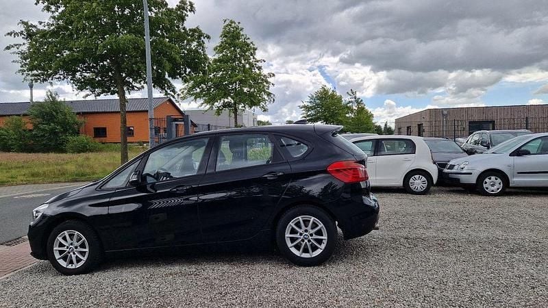 Gebraucht BMW 214 Active Tourer Basis 95 PS (69 kW) 2015 Schwarz Van / Kleinbus