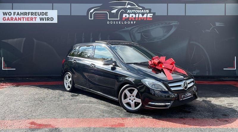Schwarz Gebraucht 2012 Mercedes B180 Van / Kleinbus | 8.990 € (Fairer Preis) - Bild 1/3