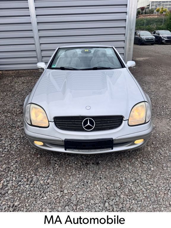 Grau Gebraucht 2002 Mercedes SLK200 Edition Cabrio | 2.400 € (Superpreis) - Bild 1/4