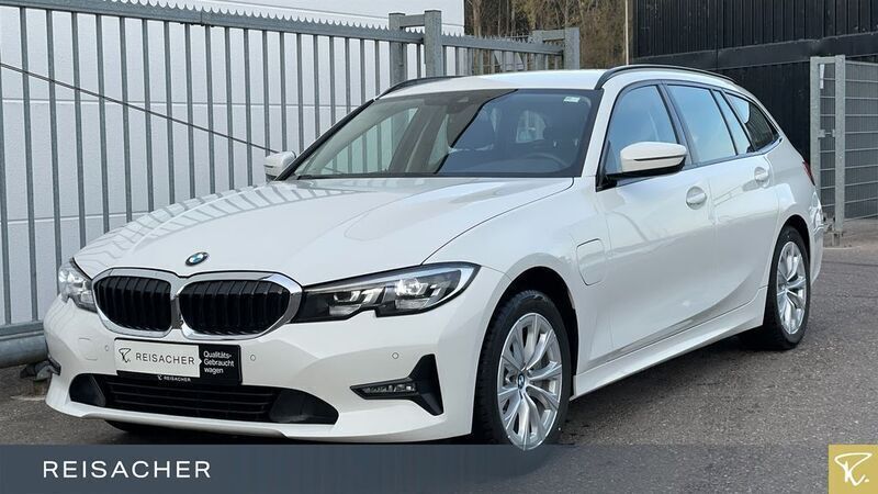 Alpinweiss Gebraucht 2021 BMW 330e Advantage Kombi | 23.199 € (Superpreis) - Bild 1/4