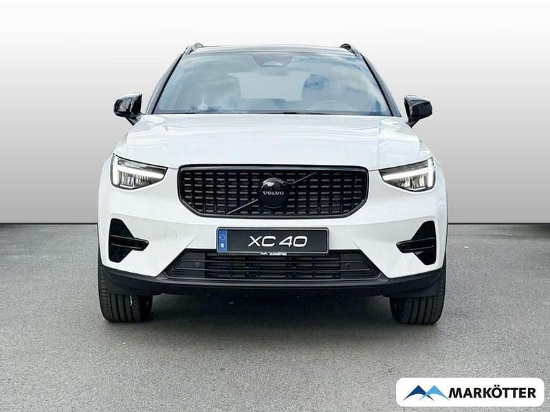 Neu Volvo XC40 Plus 163 PS (119 kW) 2025 Weiss SUV