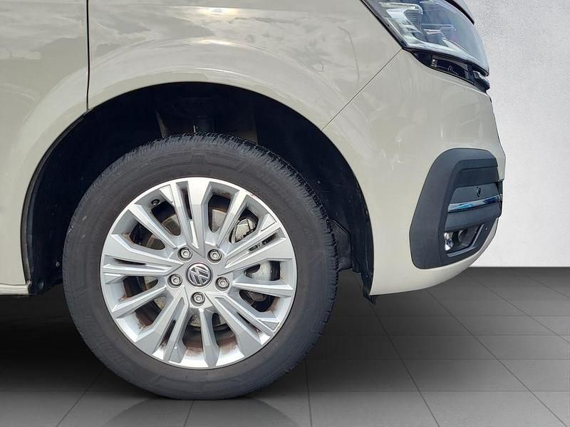 Gebraucht VW Multivan 150 PS (110 kW) 2022 Grau Van