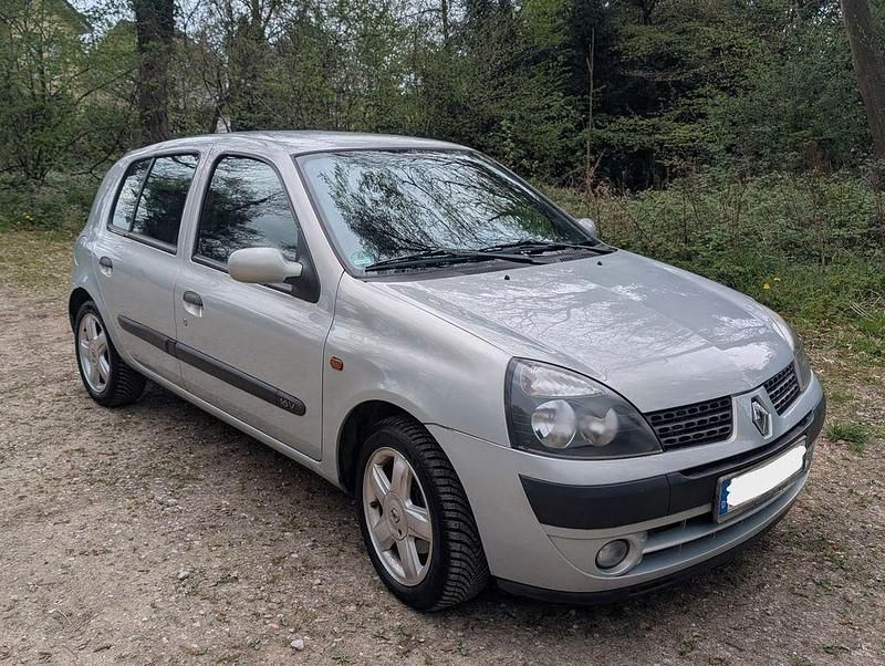Gebraucht Renault Clio II 75 PS (55 kW) 2002 Silber Limousine