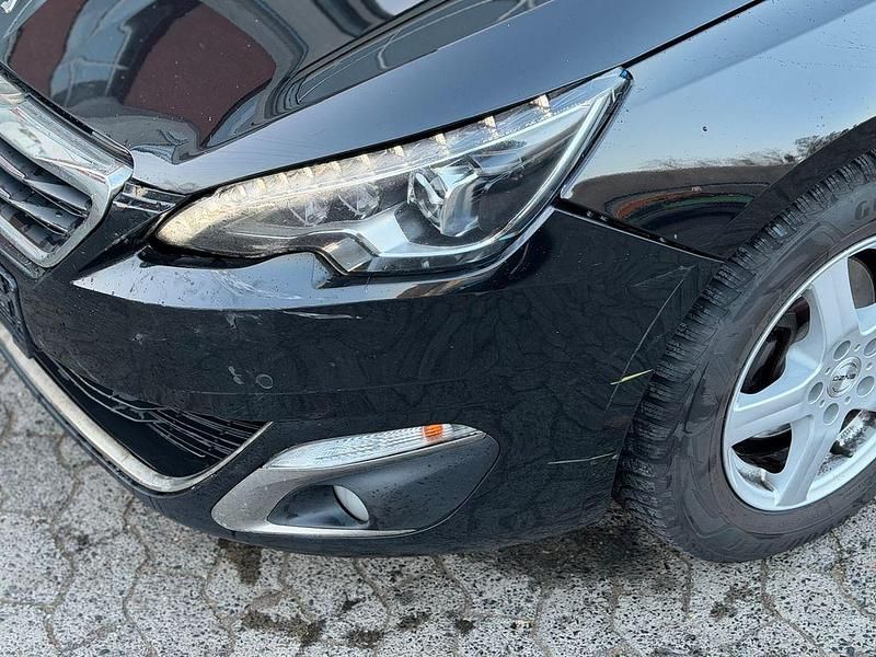 Gebraucht Peugeot 308 SW Allure 120 PS (88 kW) 2015 Kombi