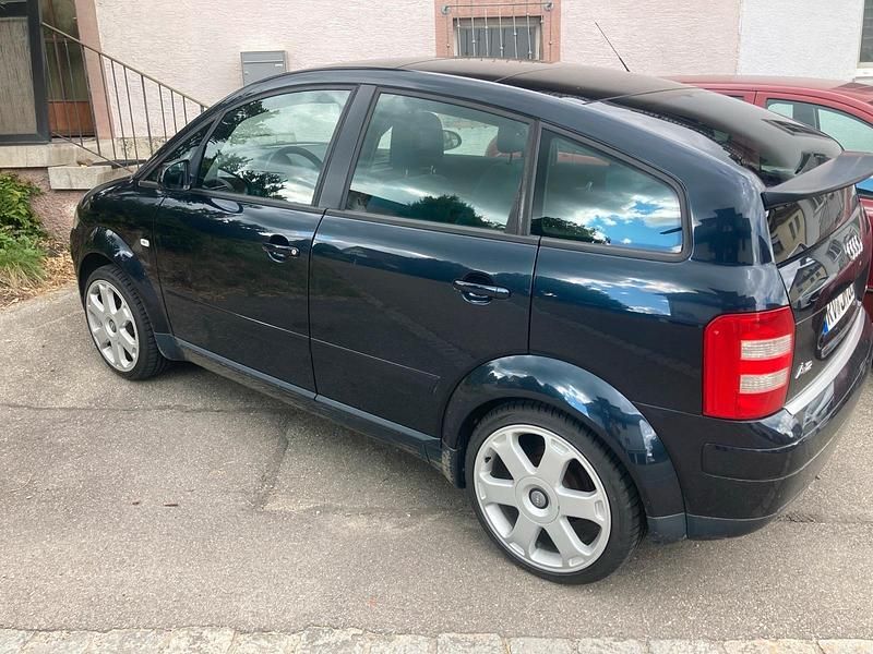 Blau Gebraucht 2001 Audi A2 Kleinwagen | 3.950 € (Fairer Preis) - Bild 1/4