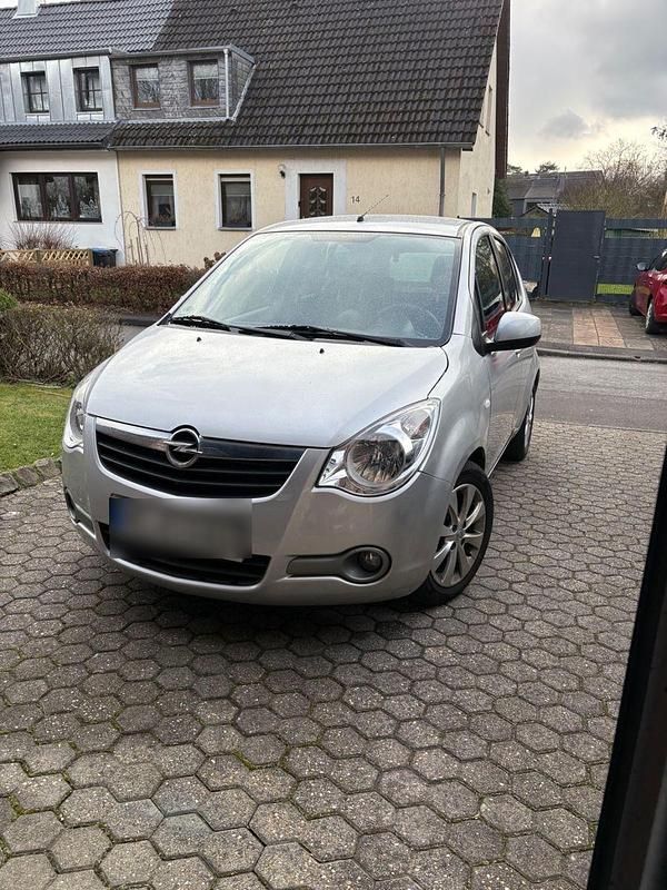 Silber Gebraucht 2014 Opel Agila Edition Kleinwagen | 6.800 € (Fairer Preis) - Bild 1/4