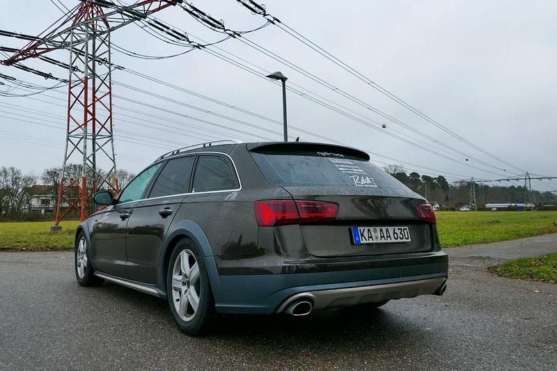Gebraucht Audi A6 Allroad Ambiente 320 PS (235 kW) 2015 Braun Kombi