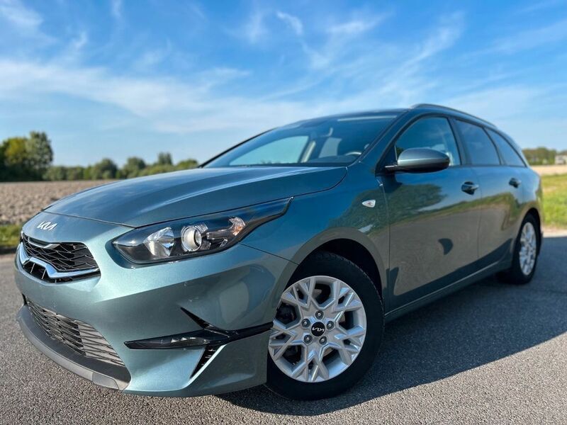 Grau Gebraucht 2023 Kia Ceed Sportswagon Kombi | 20.558 € (Superpreis) - Bild 1/4