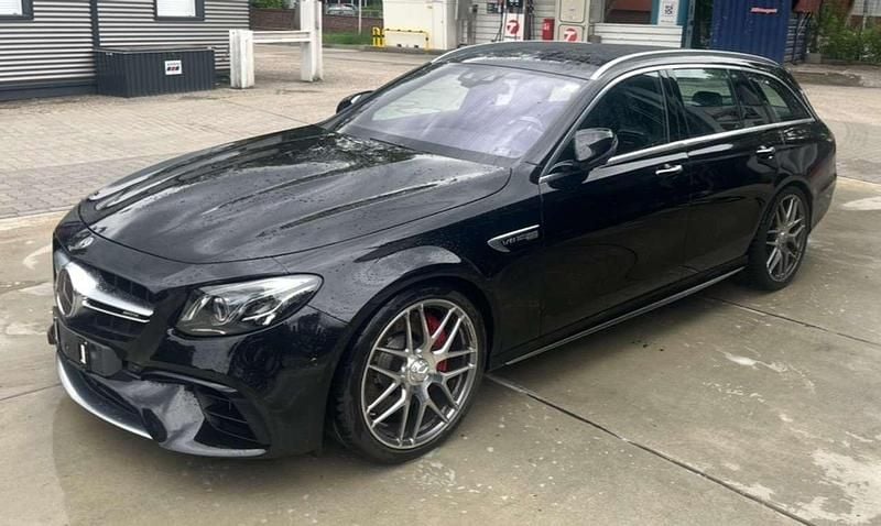Schwarz Gebraucht 2018 Mercedes E63S AMG AMG Kombi | 59.500 € (Guter Preis) - Bild 1/4