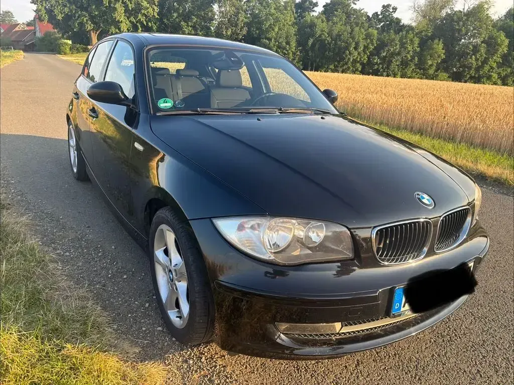 Gebraucht BMW 116 122 PS (89 kW) 2007 Schwarz Kleinwagen