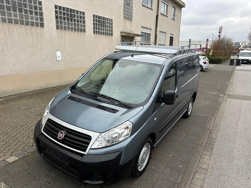 Gebraucht Fiat Scudo 128 PS (94 kW) 2015 Grau Van