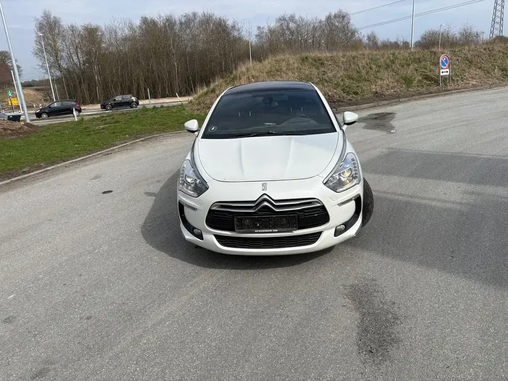 Gebraucht Citroën DS5 92 PS (67 kW) 2012 Weiß Kleinwagen