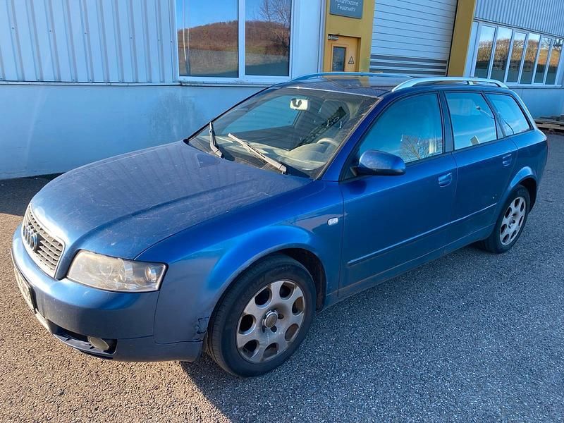 Blau Gebraucht 2004 Audi A4 Kombi | 750 € (Superpreis) - Bild 1/4