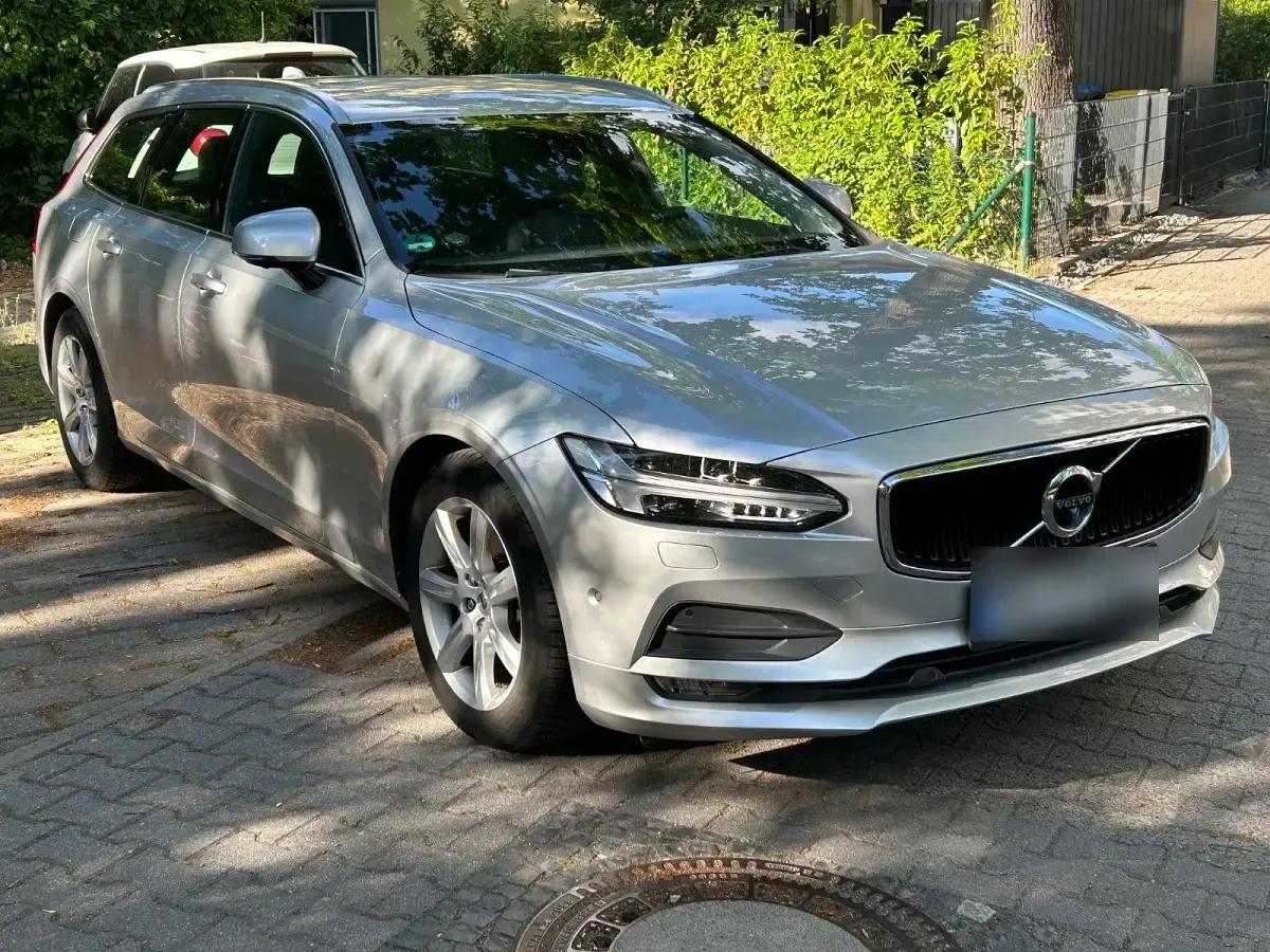 Gebraucht Volvo V90 Momentum 190 PS (139 kW) 2017 Silber Kombi
