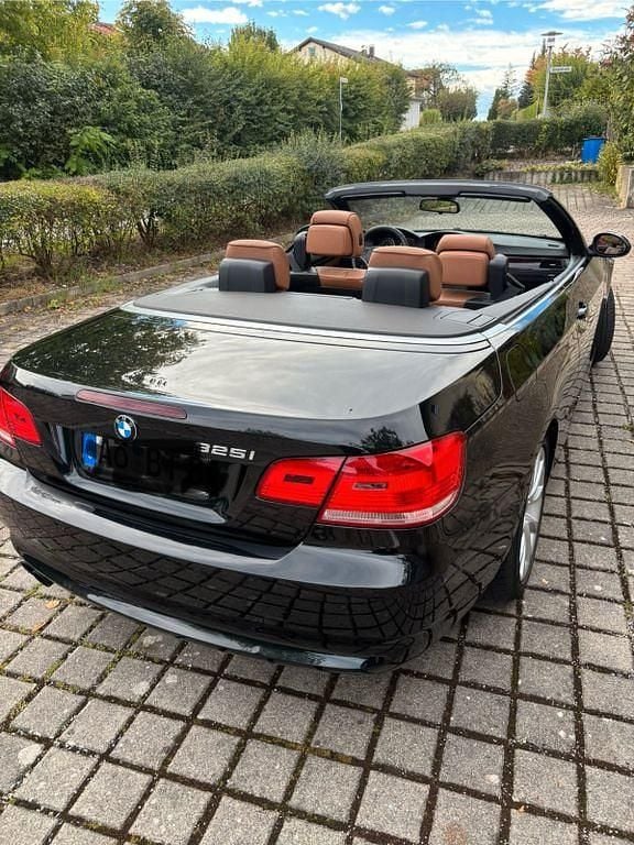 Gebraucht BMW 325 Cabriolet 218 PS (160 kW) 2009 Schwarz Cabrio