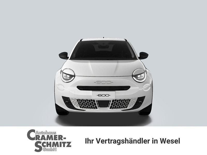 Weiß Gebraucht 2024 Fiat 600 Limousine | 19.990 € (Superpreis) - Bild 1/4