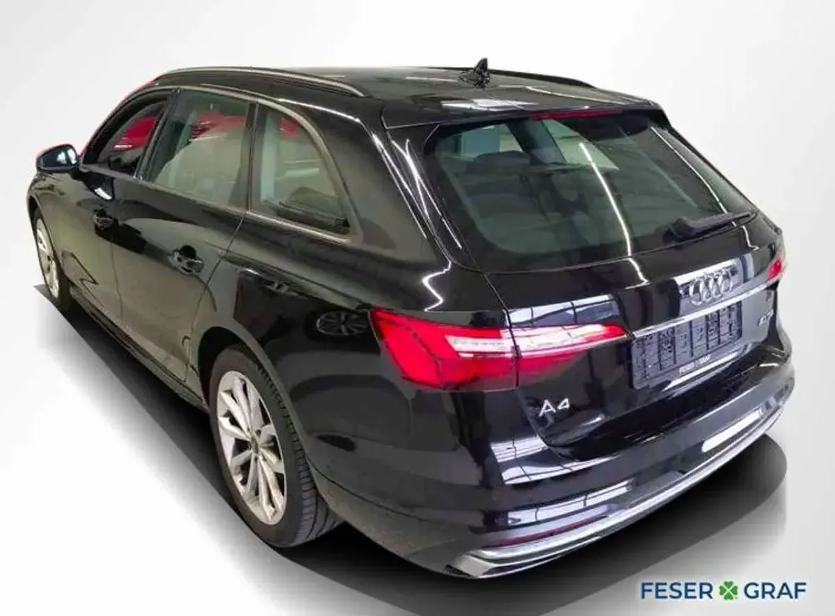 Second-hand Audi A4 Advanced Plus 204 CP (150 kW) 2023 Negru Break