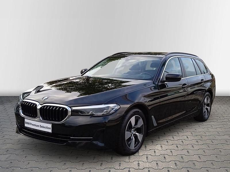 Gebraucht BMW 520 Performance 190 PS (139 kW) 2022 Schwarz Kombi