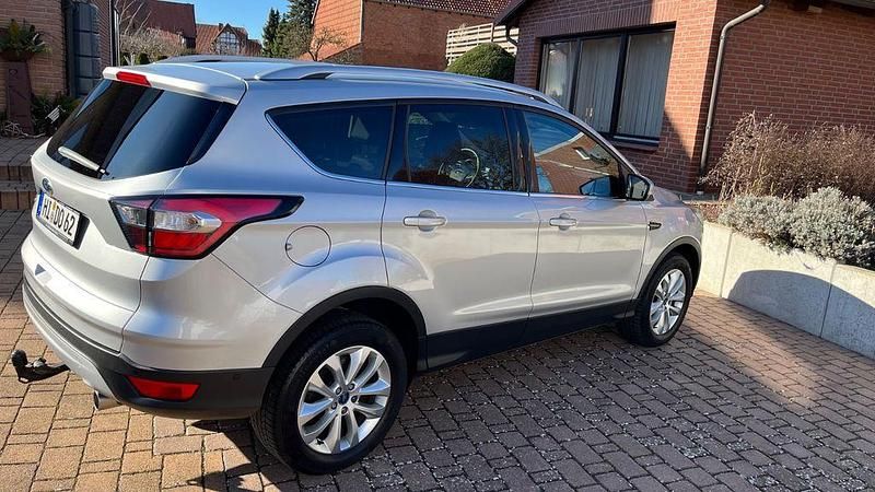 Gebraucht Ford Kuga Titanium 179 PS (131 kW) 2018 Silber SUV