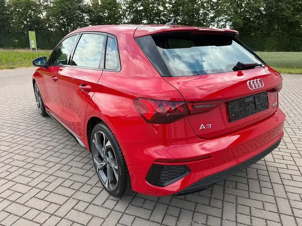 Gebraucht Audi A3 S-Line 200 PS (147 kW) 2021 Rot Limousine