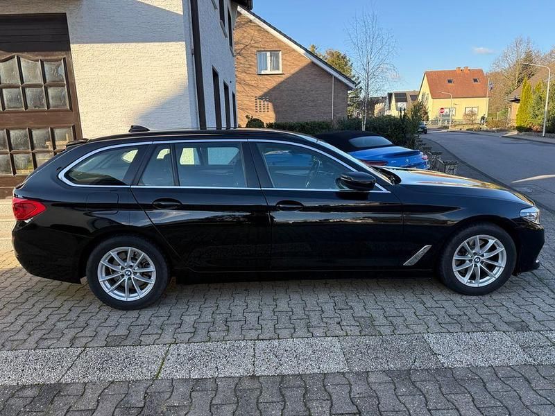 Gebraucht BMW 520 190 PS (139 kW) 2018 Schwarz Kombi