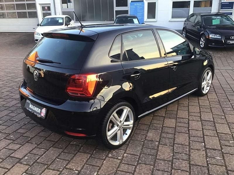 Gebraucht VW Polo Highline 90 PS (66 kW) 2014 Deep black pearl Limousine