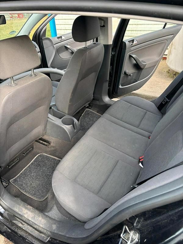 Gebraucht VW Golf IV 80 PS (58 kW) 2005 Schwarz Kleinwagen