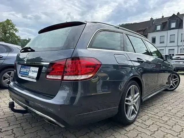 Gebraucht Mercedes E200 AMG 136 PS (100 kW) 2014 Tenoritgrau Kombi