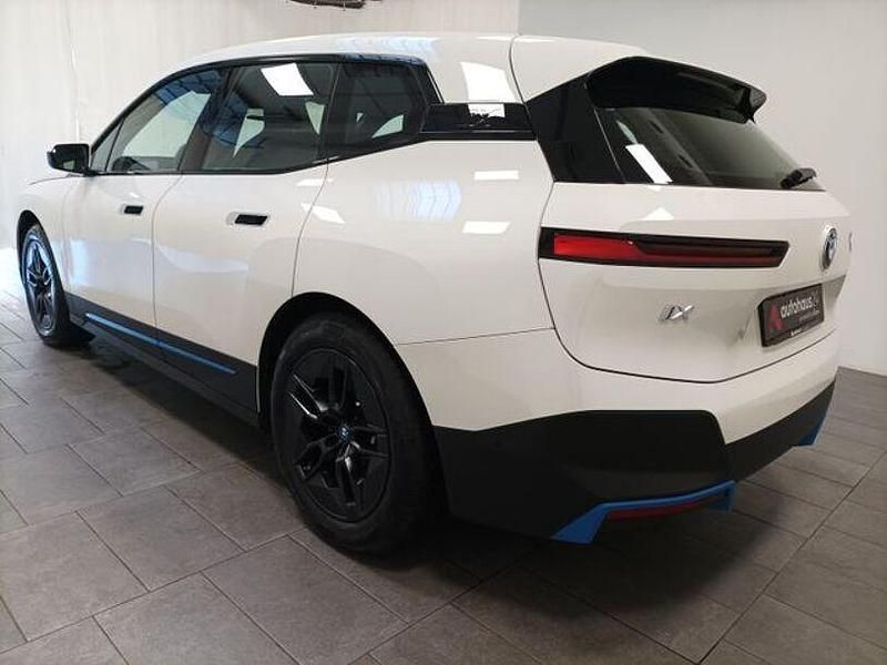 Gebraucht BMW iX 239 kW (326 PS) 2023 Weiß SUV