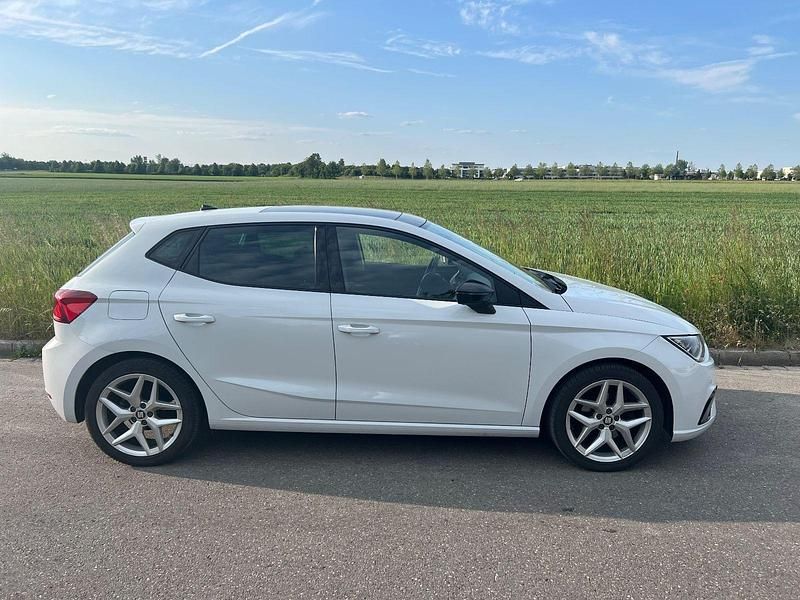 Weiß Gebraucht 2018 Seat Ibiza FR Kleinwagen | 14.300 € (Fairer Preis) - Bild 1/4