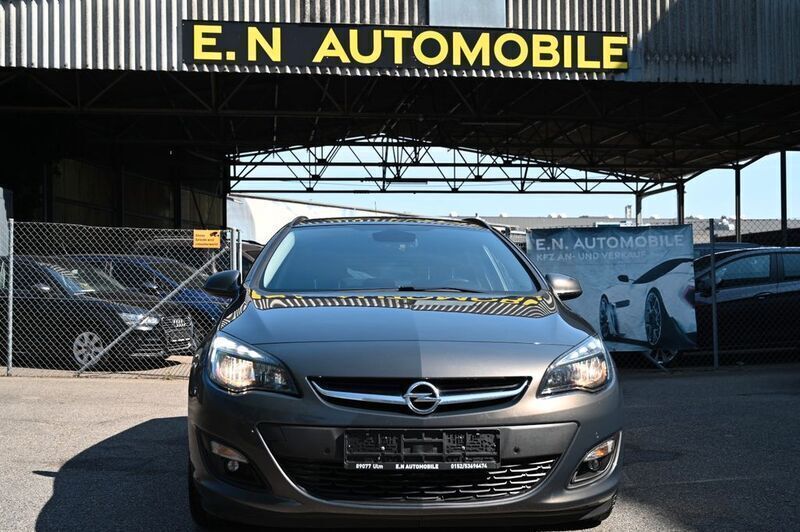 Grau Gebraucht 2015 Opel Astra Style Kombi | 8.000 € (Fairer Preis) - Bild 1/4