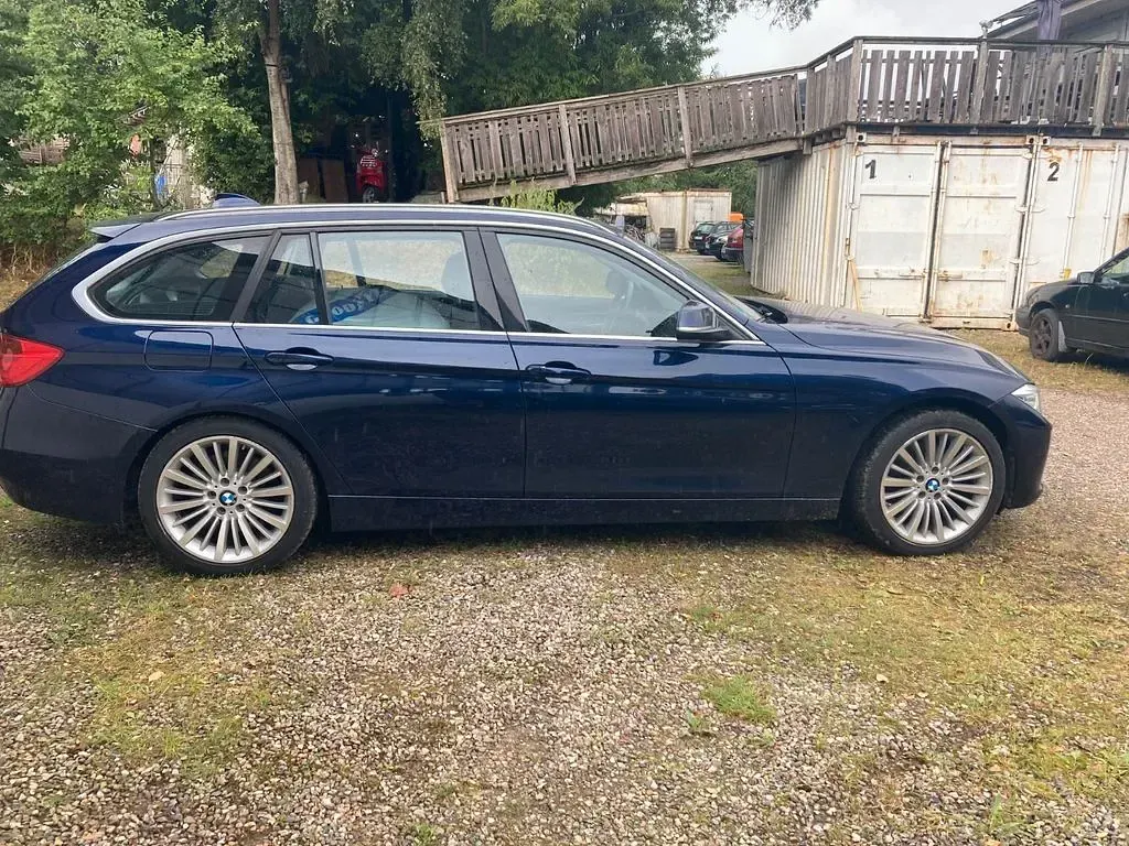 Gebraucht BMW 330 Performance 258 PS (189 kW) 2014 Blau Kombi