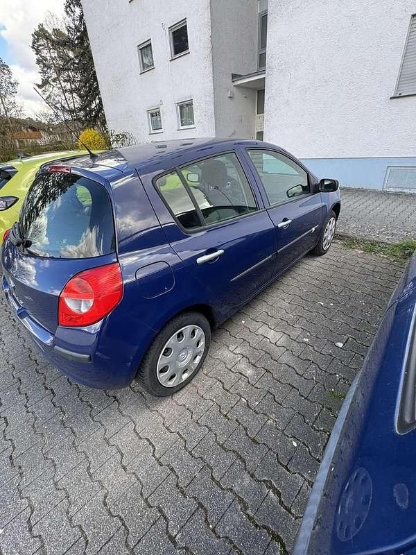 Gebraucht Renault Clio II Expression 75 PS (55 kW) 2009 Limousine